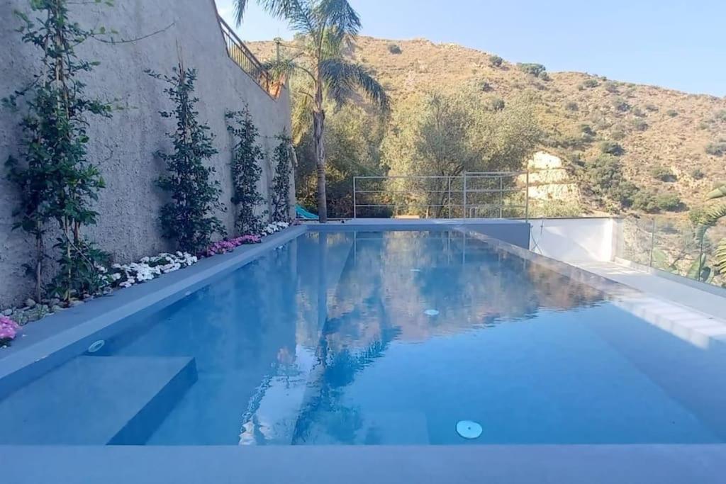 Suite Apartments Branco - Infinity Pool & Sea View - 5 Minuti Dal Centro Taormina Eksteriør billede