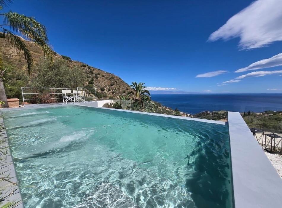 Suite Apartments Branco - Infinity Pool & Sea View - 5 Minuti Dal Centro Taormina Eksteriør billede